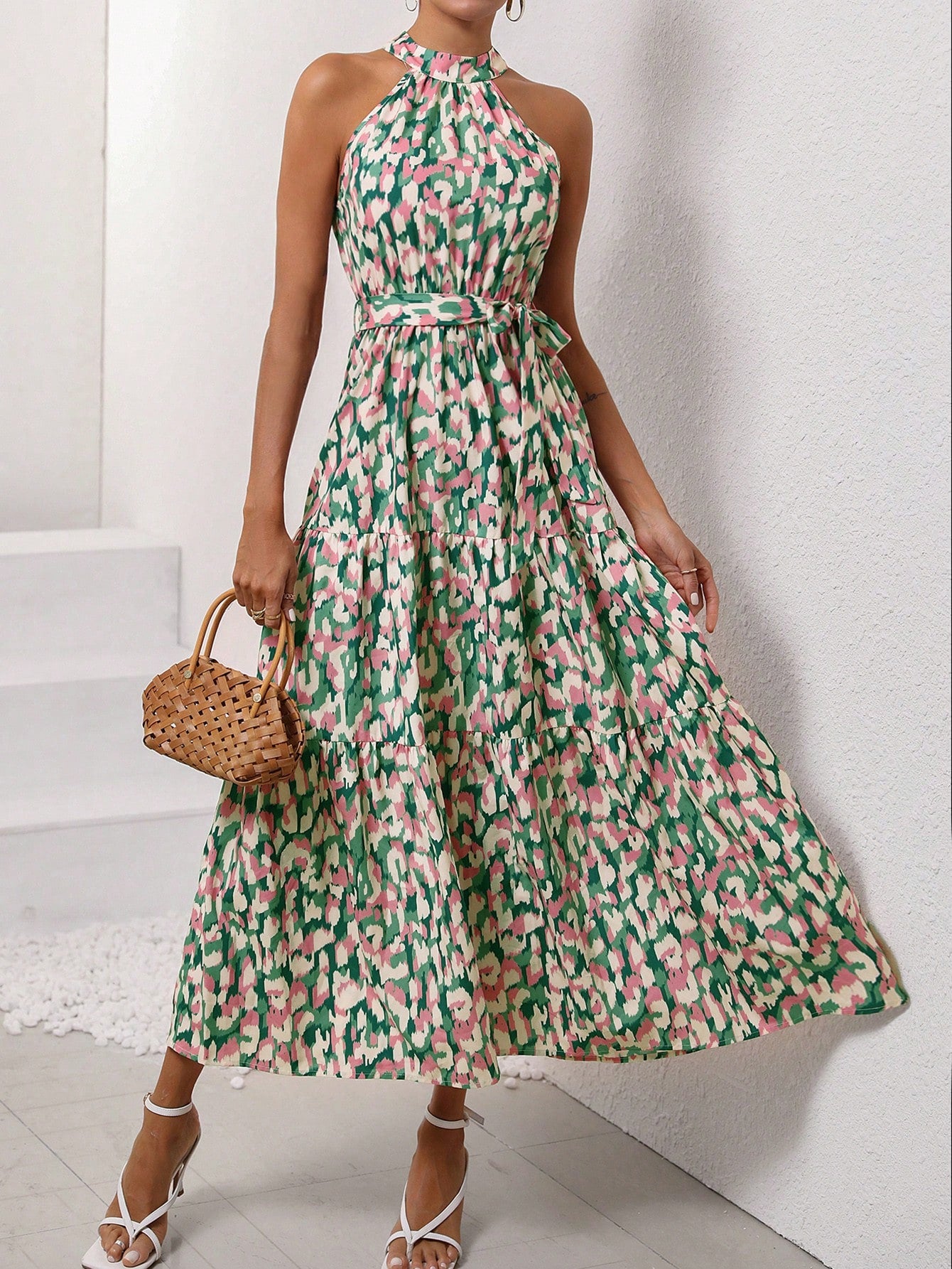 Vacay Vibes: Trendy Halter Neck Dress for Your Next Getaway Vacay Vibes: Trendy Halter Neck Dress for Your Next Getaway