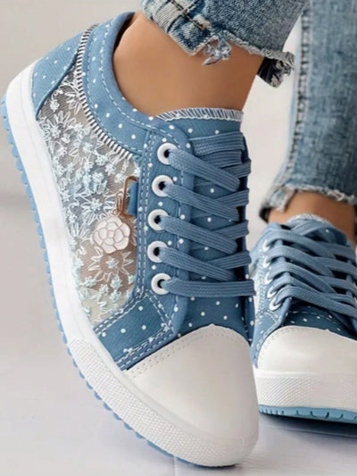 Stylish Mesh Sneakers: Casual Round Toe Lace-Up Design