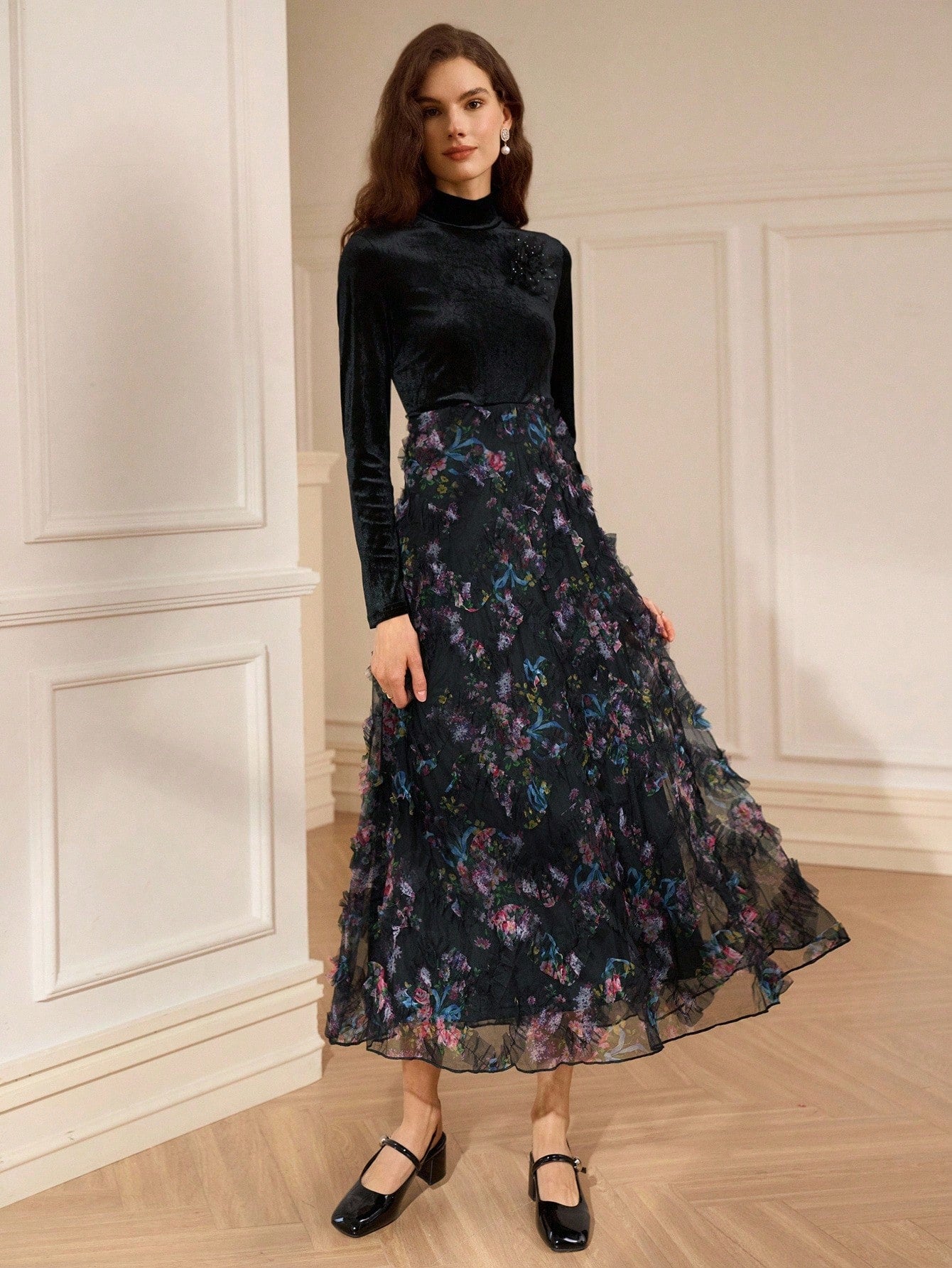 Chic Velvet Ditsy Floral Long Dress for Women - Elegant Autumn & Winter Wear Chic Velvet Ditsy Floral Long Dress for Women - Elegant Autumn & Winter Wear