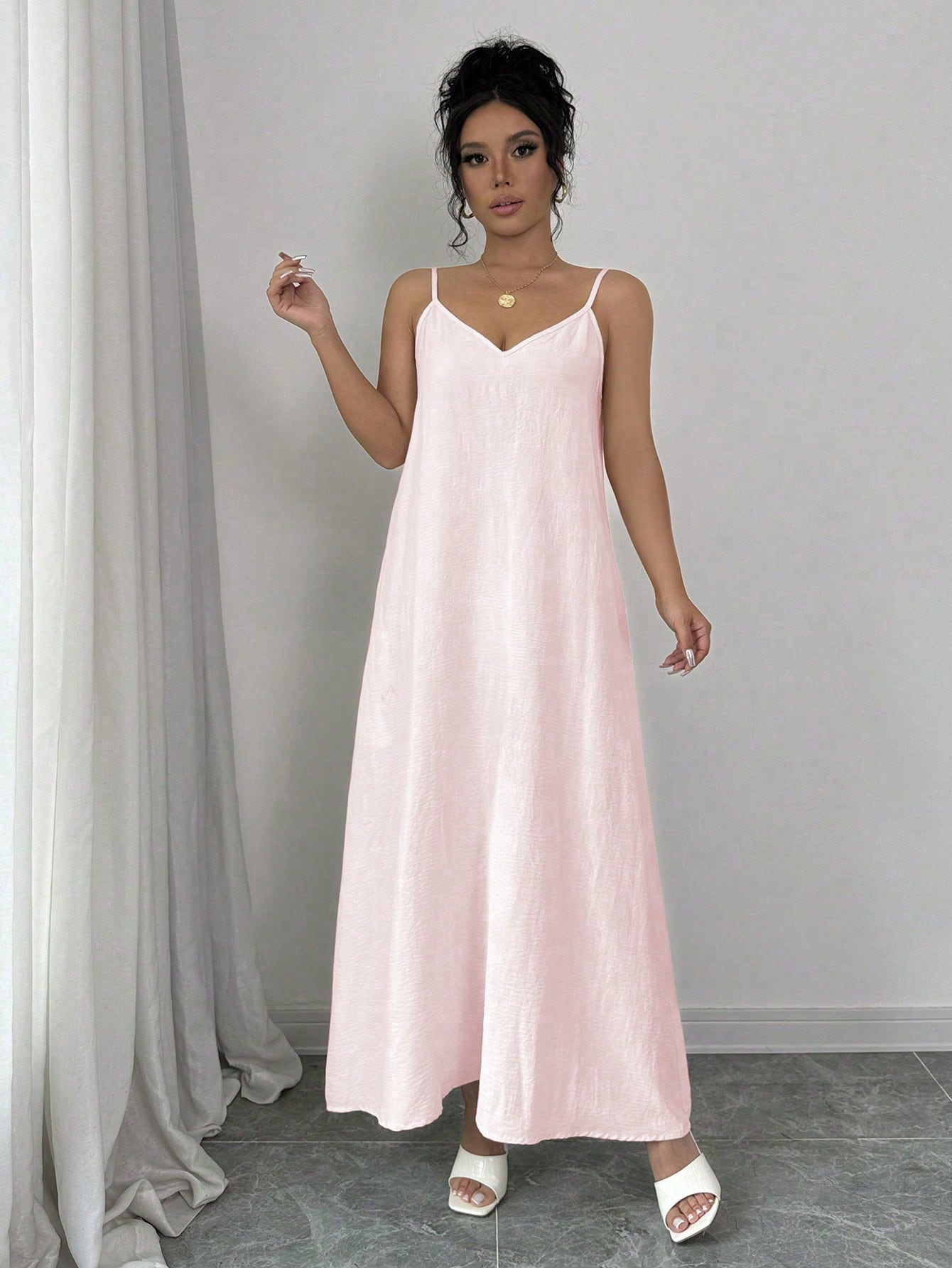 Chic & Versatile Women's Adjustable Strap Loose Flare Maxi Dress Chic & Versatile Women's Adjustable Strap Loose Flare Maxi Dress