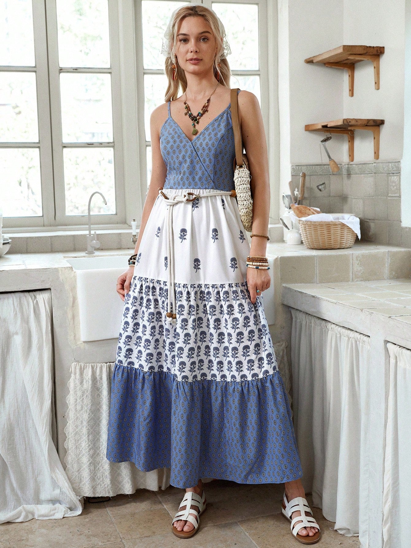 Elegant Floral Print A-Line Sundress for Women - Perfect for Countryside Vacations and Everyday Wear Elegant Floral Print A-Line Sundress for Women - Perfect for Countryside Vacations and Everyday Wear