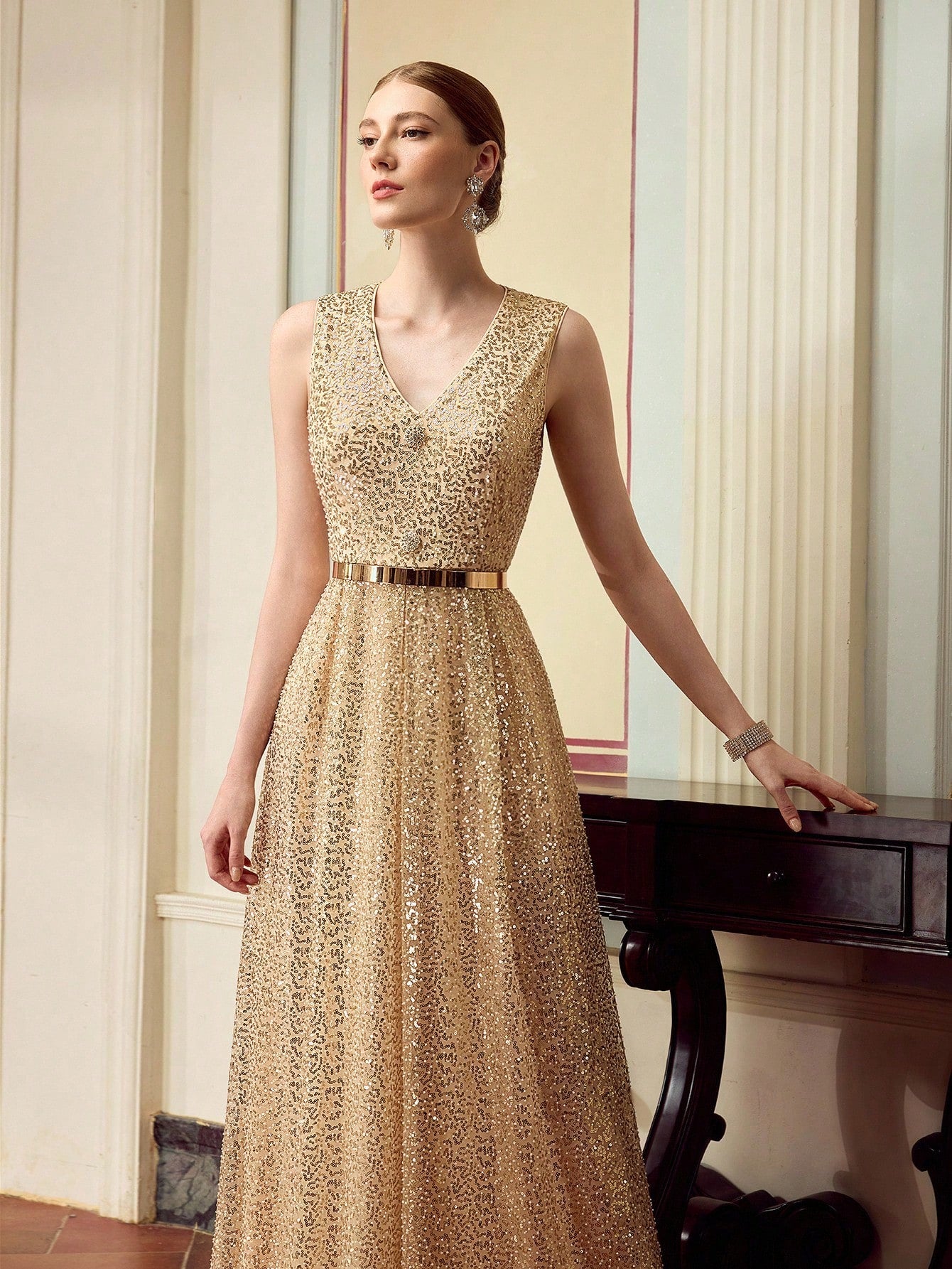 Elegant Sparkly V-Neck Sleeveless Dress for Women