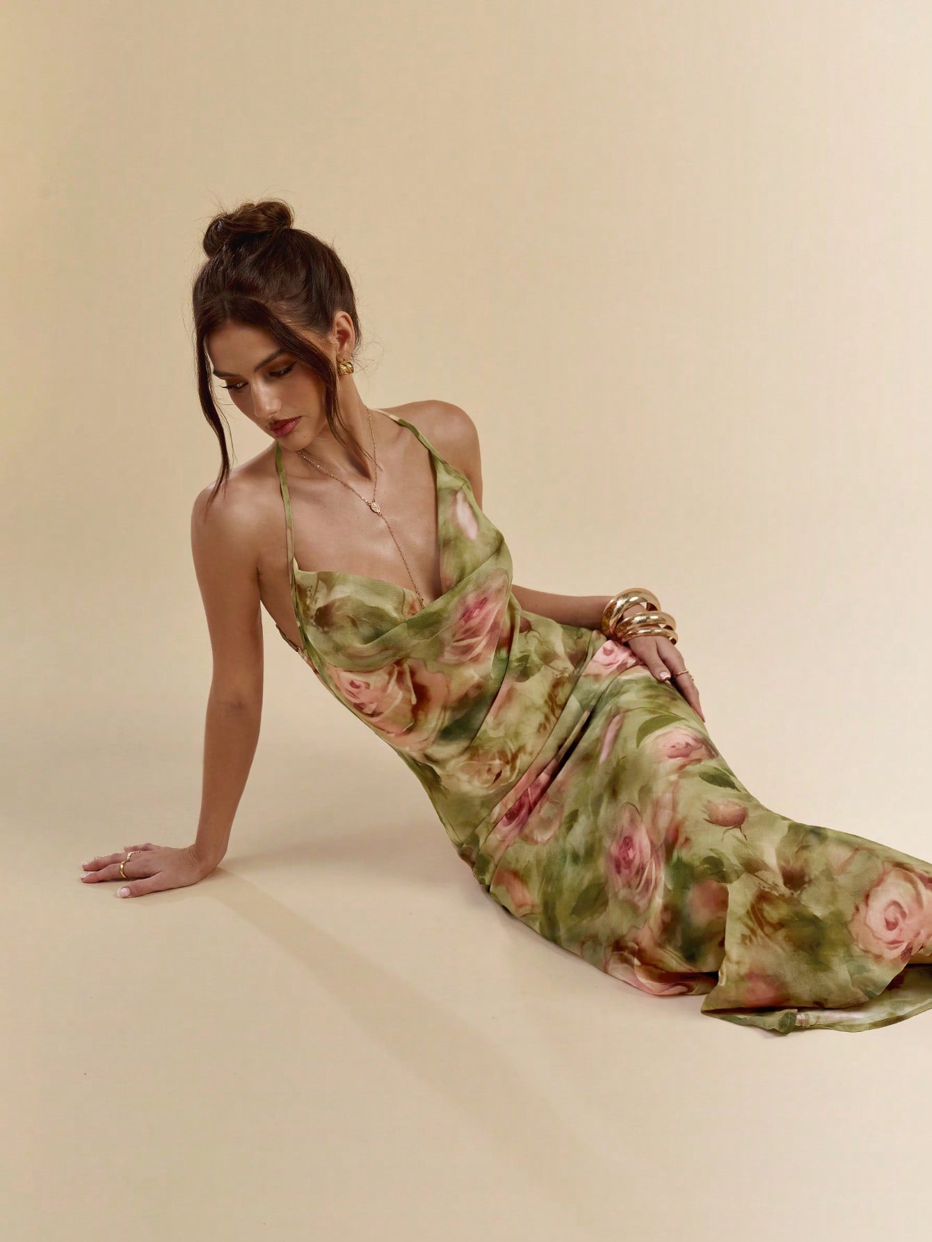 Elegant Tie-Dye Floral Print Backless Maxi Dress for Beach Vacations