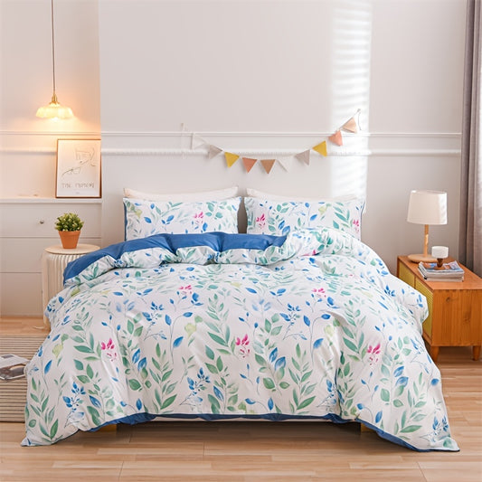 This Green Leaf and Red Flower Printed Polyester Duvet Cover Set will bring a unique, delicate look to your bedroom or guest room. The soft, breathable fabric and eye-catching pattern create a cozy atmosphere. The set includes one duvet cover and two pillowcases, making it a complete choice for a cozy sleeping environment.