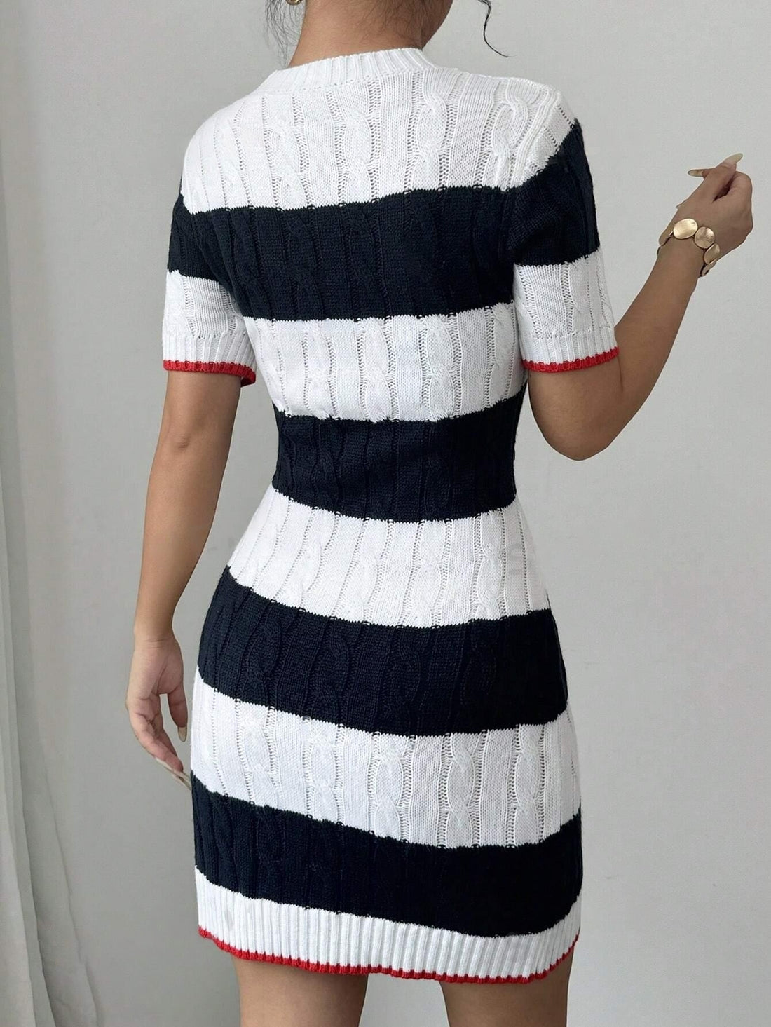 Take your fashion game to the next level with our Chic and Colorful Colorblock Striped Print Midi Dress for women! This versatile dress features a modern and stylish colorblock design with vibrant stripes, making it perfect for any occasion. Made with high-quality materials, it offers both comfort and style. Upgrade your wardrobe today!