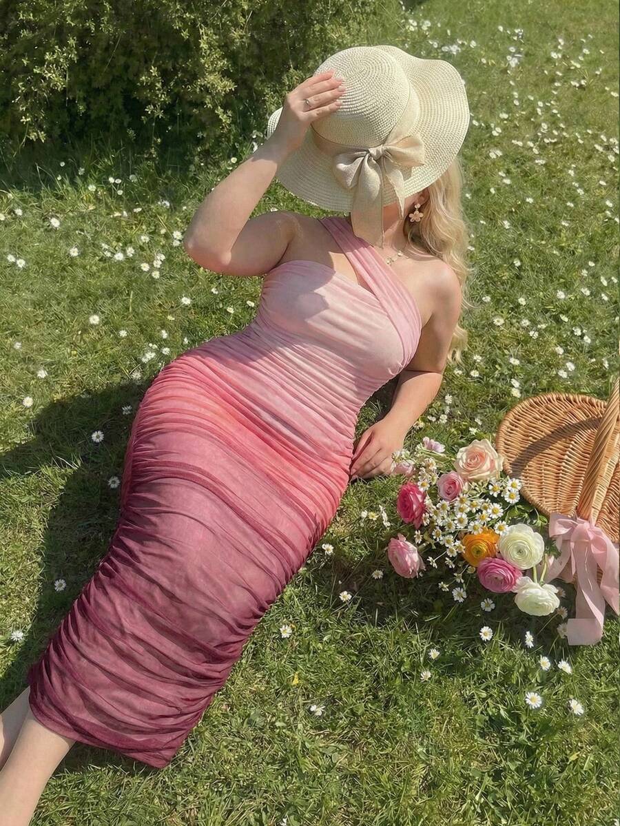 Experience the breathtaking fusion of artisanal psychedelic heritage and sharp, modern architectural tailoring. This stunning pink tie-dye ensemble is meticulously designed for the woman who values a high-fashion, "quiet luxury" approach to inclusive dressing—the ultimate centerpiece for prestigious evening parties, exclusive social events, and high-authority summer soirées