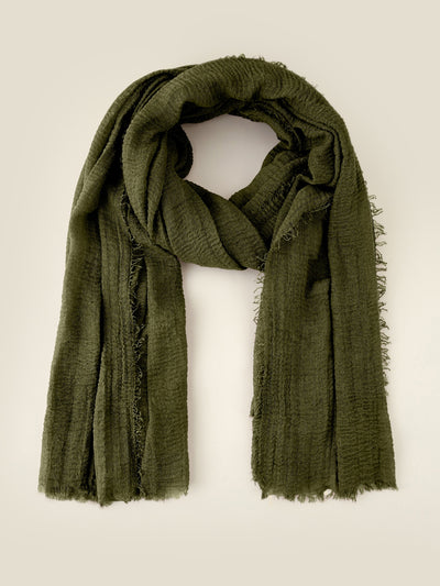 Everyday Elegance: Simple Plain Scarf for Daily Life