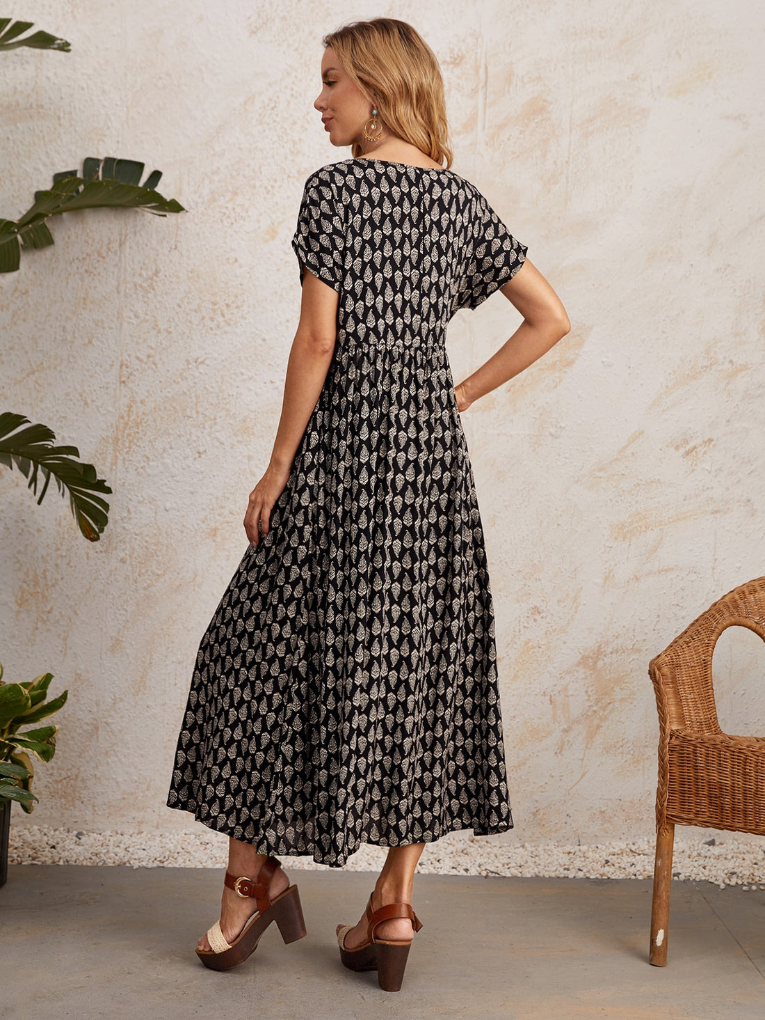 Elevate your style with our Floral Allover Print High-Waist Dress! The effortlessly elegant design features a delicate floral print and a flattering high waist, making it perfect for any occasion. Whether you're dressing up or down, this dress will add a touch of playful charm to your look.