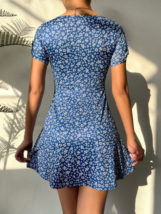 Charming Ditsy Floral A-Line Dress for Effortless Elegance