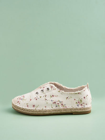 Chic Ditsy Floral Espadrille Flats with Eyelet Detail – Perfect for Vacation Style