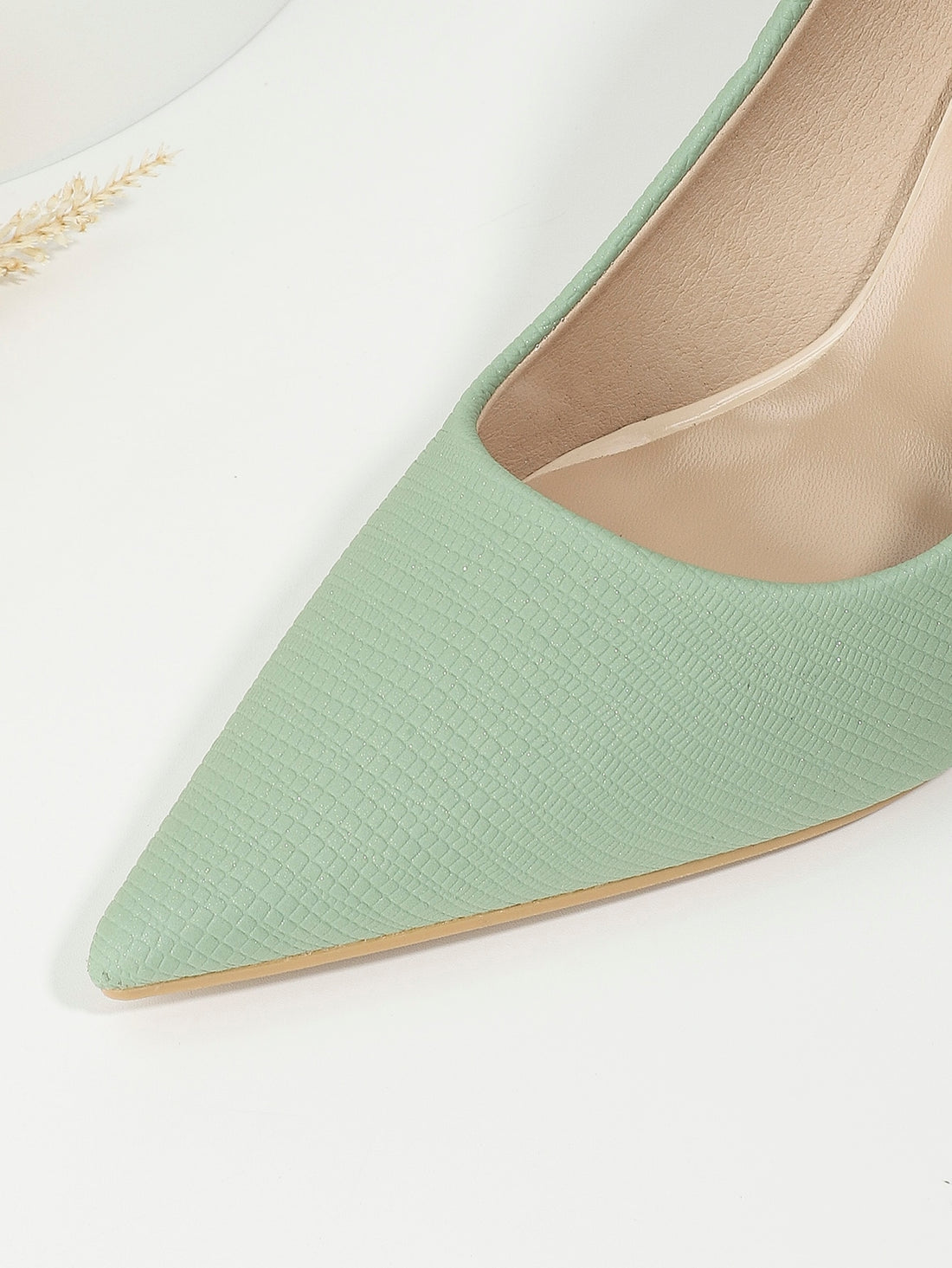 Slip into these stylish and comfortable Chic Green Snake Skin Pointed Toe High Heels for the perfect look this Autumn/Winter. The unique design and sleek pointed toe make these heels a must-have for any fashion-forward individual. With a touch of snake skin, these heels add a bold and playful touch to any outfit.