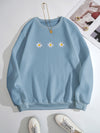 Floral Elegance: Thermal Lined Sweatshirt with Embroidered Blossoms