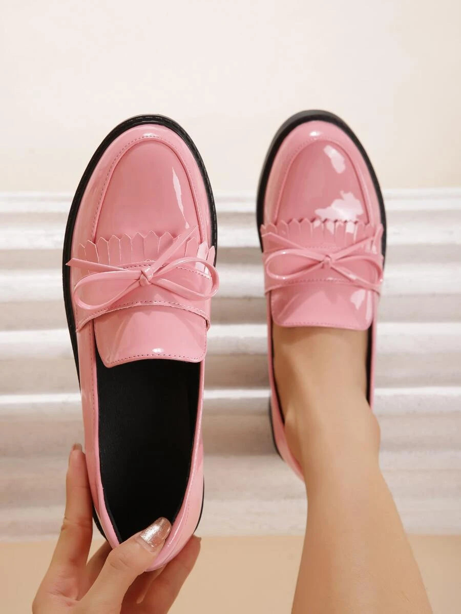 Chic & Comfortable: Women's Butterfly Knot Loafers in Black