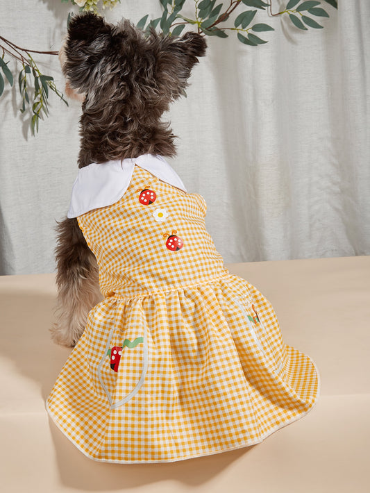 Dress your furry friend in style with our Insect Print Dog Dress for Spring and Summer! Made for Teddy, Poodle, and Bichon pets, this dress features a fun insect print that will make your pet stand out. Lightweight material ensures comfort and breathability. Perfect for any warm weather outing!