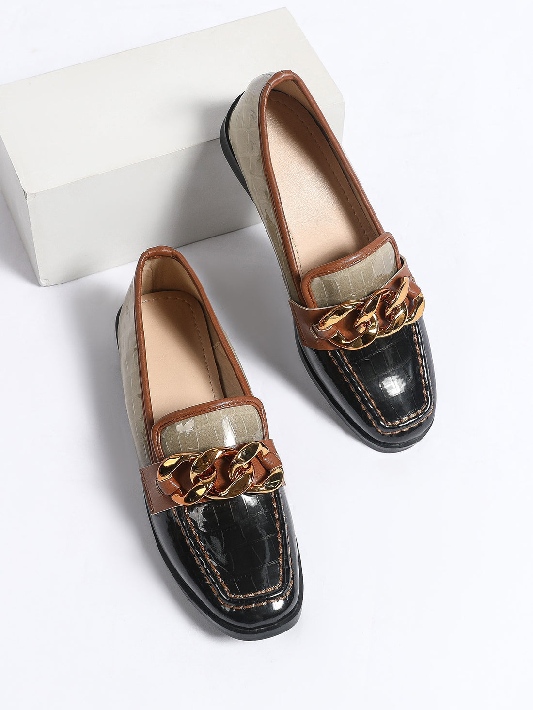Step out in style and comfort with these playful women's slip-on leather loafers. Inspired by classic British Oxford design, they bring a timeless charm to your wardrobe while offering easy slip-on convenience. Crafted to fit plus sizes perfectly, these loafers combine elegance with all-day comfort, making every step feel effortlessly chic. Whether you're dressing up or keeping it casual, these loafers add a fun twist to your look!