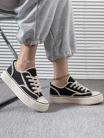 Black Solid Color Slip-Resistant Canvas Sneakers: Stylish and Comfortable for Spring and Autumn