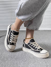 Black Solid Color Slip-Resistant Canvas Sneakers: Stylish and Comfortable for Spring and Autumn