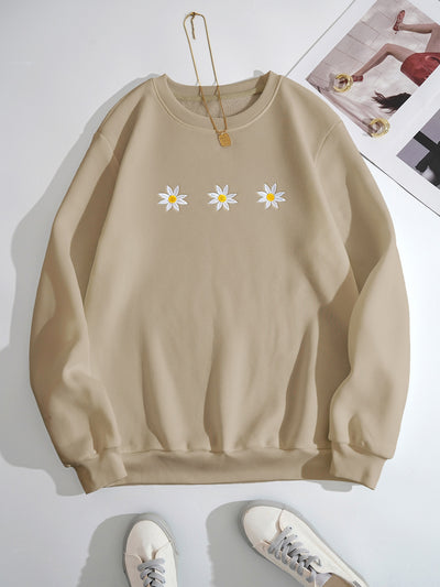 Floral Elegance: Thermal Lined Sweatshirt with Embroidered Blossoms