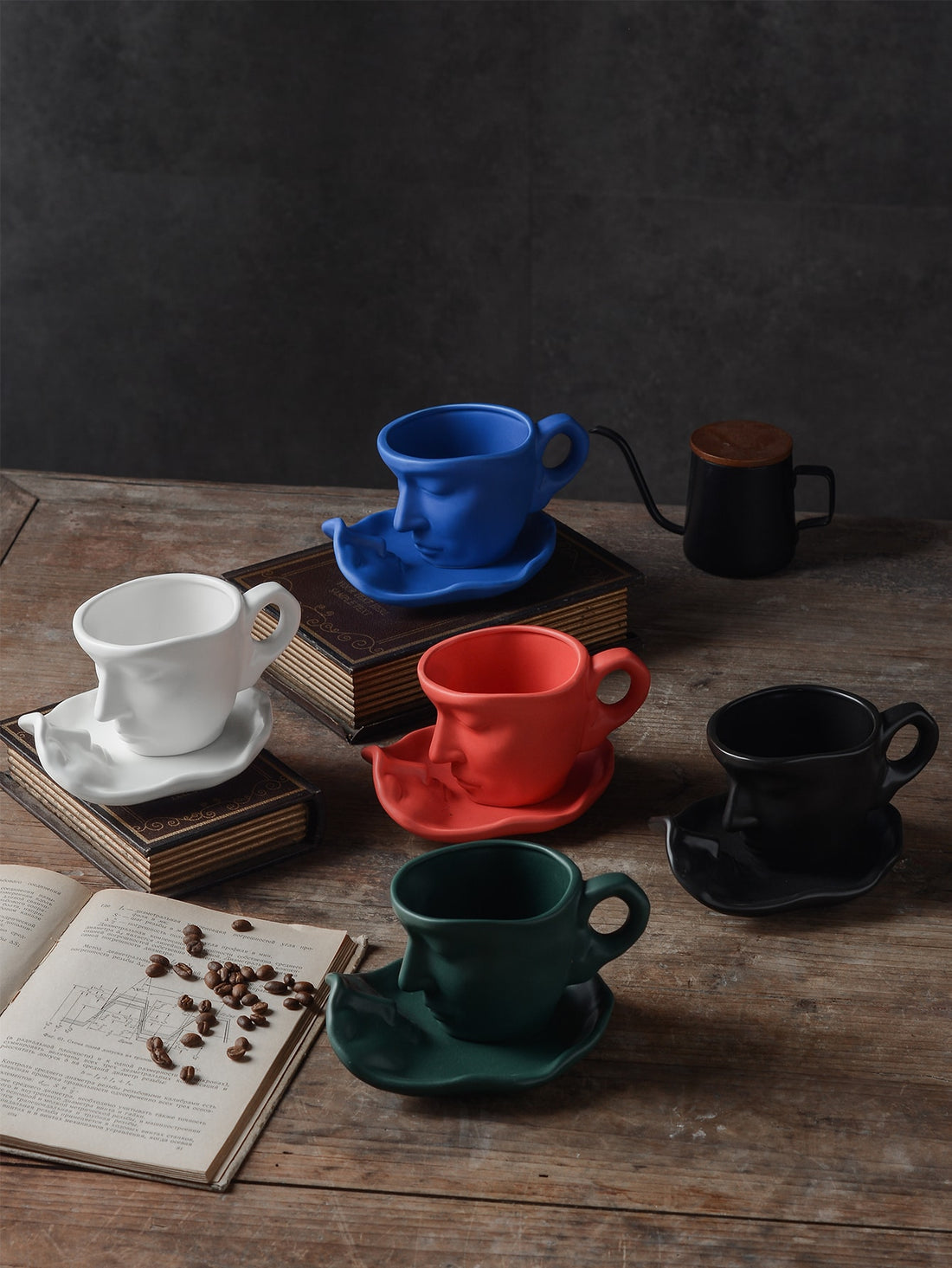 This modern porcelain <a href="https://canaryhouze.com/collections/mug" target="_blank" rel="noopener">mug</a> and saucer set features a stylish figure design, making it a beautiful and functional addition to any home. The sleek design adds a touch of elegance to your space while providing a durable and practical option for daily use. Update your kitchenware with this timeless set.
