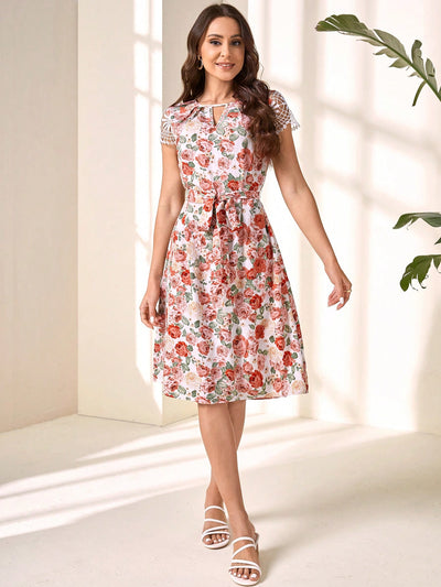 Floral Elegance:  Keyhole Neckline Dress with Guipure Lace Belt