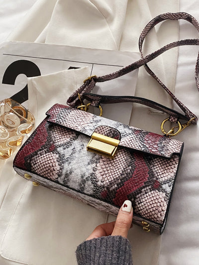 Versatile Luxury: Sleek Snake Print Crossbody Bag for Stylish Women