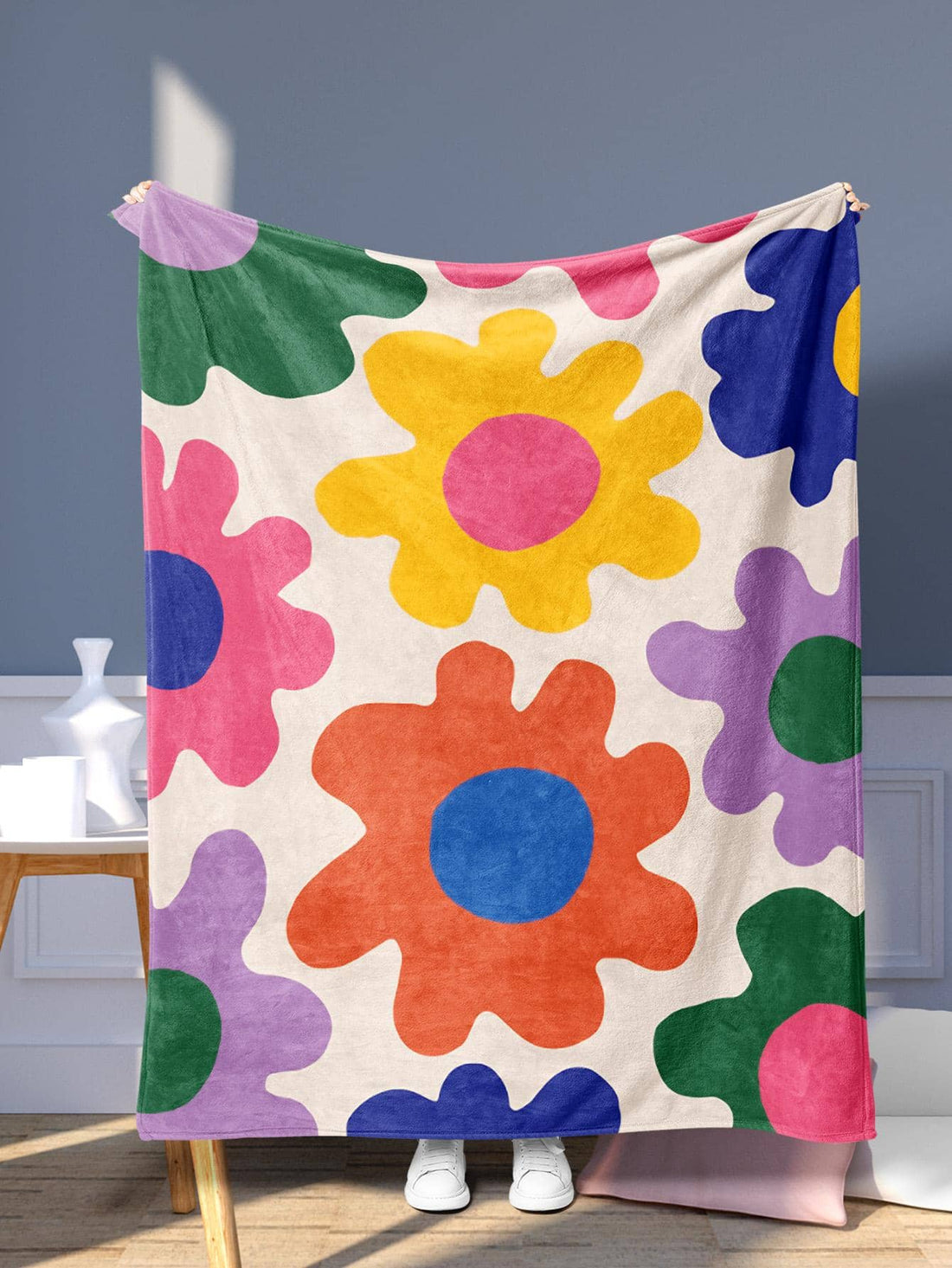 Stay warm and stylish with our Cozy Floral Pattern Throw <a href="https://canaryhouze.com/collections/blanket?sort_by=created-descending" target="_blank" rel="noopener">Blanket</a>, perfect for both home and office use. This soft and comfortable throw blanket features a beautiful floral pattern that adds a touch of elegance to any room. Stay cozy while working or relaxing with our versatile blanket.