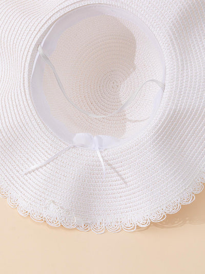 Chic Wave Beach Sun Hat: Stay Stylish and Sun Protected on Your Next Getaway