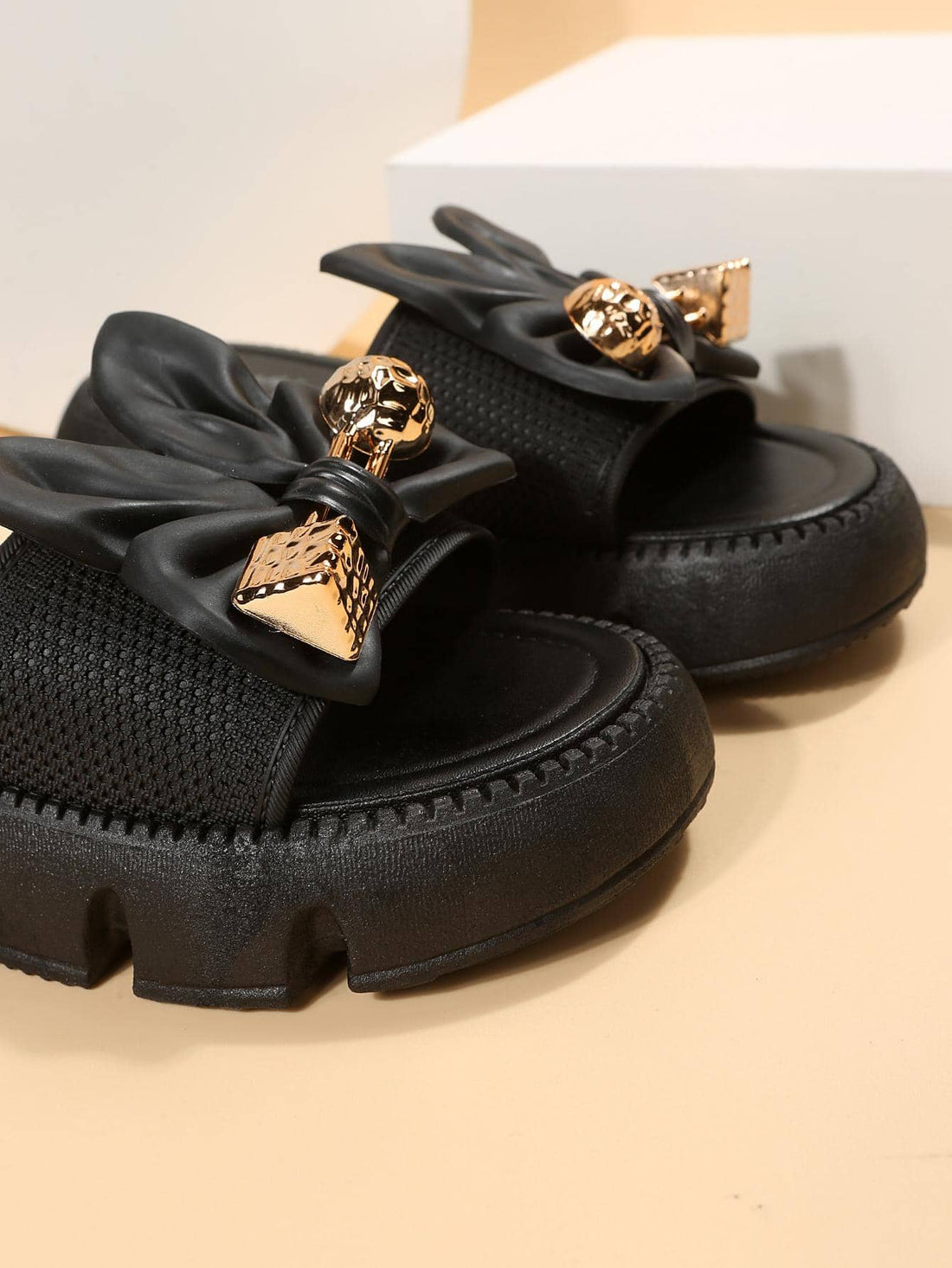 Step out in style and comfort with these Stylish Plus Size Elevated Bowknot Slippers. Designed for summer fun, they’re perfect for indoors, beach days, or casual outings. The charming bowknot adds a flirty touch, while the elevated sole gives you a playful lift. Lightweight and easy to slip on, these slippers keep your feet cool and comfy all day long. Elevate your summer vibe with a pair made just for you!