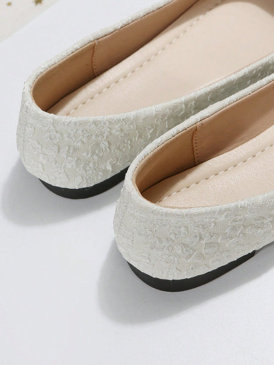 Chic Floral Ballet Flats: Effortlessly Elegant Slip-On Shoes for Women