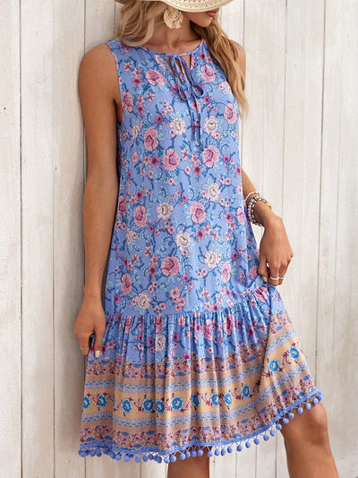 Stylish Knotted Collar Statement Piece with Women's Sleeveless Floral Print Dress