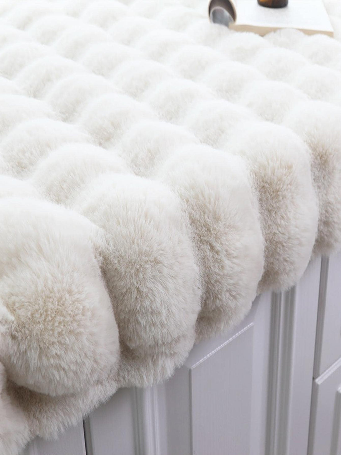 Cozy Comfort: Solid Fuzzy Anti-slip Rug for Ultimate Relaxation