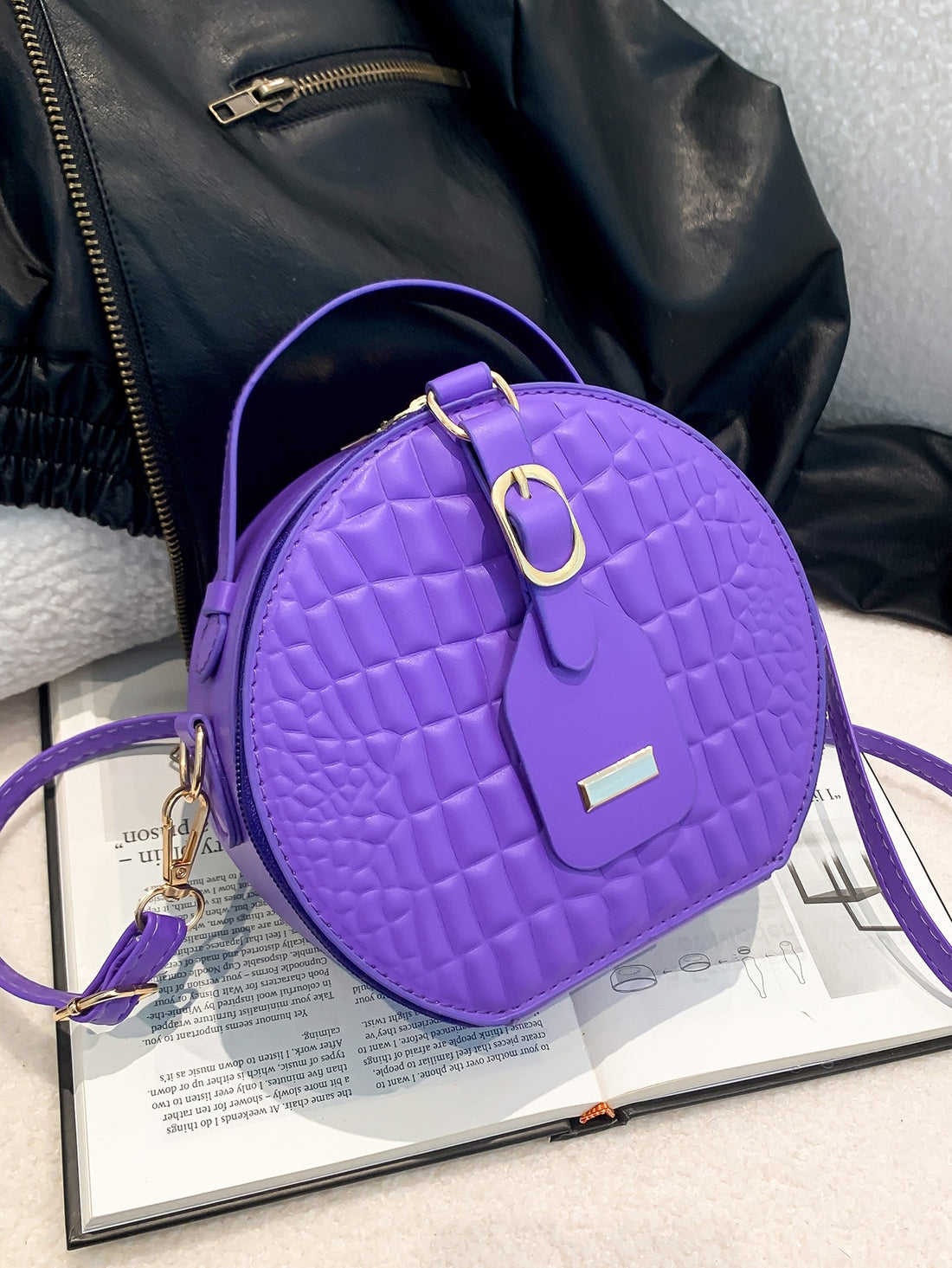 This Chic Crocodile Crossbody handbag is perfect for the woman on-the-go. Its vintage-inspired design exudes timeless elegance, while the crocodile texture adds a touch of luxury. The mini size is perfect for carrying your essentials, making it both practical and stylish. Elevate your wardrobe with this must-have accessory.