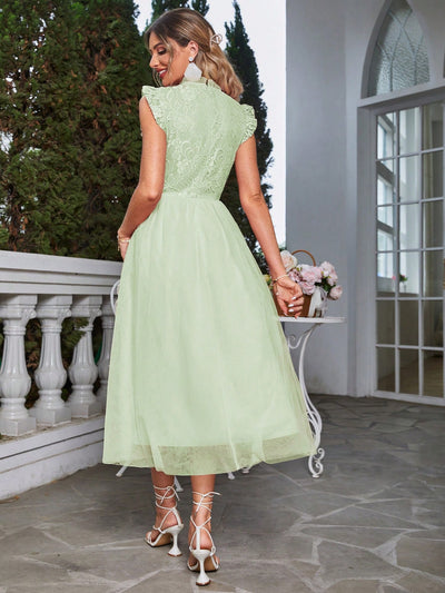 Chic and Elegant Contrast Lace Bridesmaid Dress with Ruffle Trim