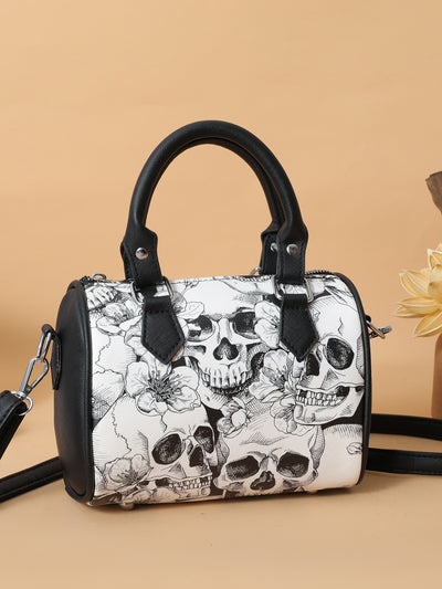This Style Punk Novelty Zipper Tote is the perfect accessory for fashion-forward women on the go. With its unique and stylish design, this bag offers both functionality and simplicity. Stay ahead of the trends and make a statement with this fashionable tote.