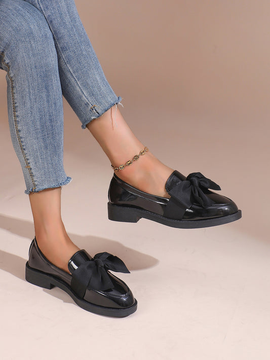 Chic and Comfortable Women's Black Loafers with Bow Detail