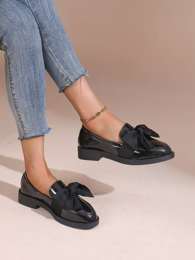 Chic & Comfortable: Women's Butterfly Knot Loafers in Black