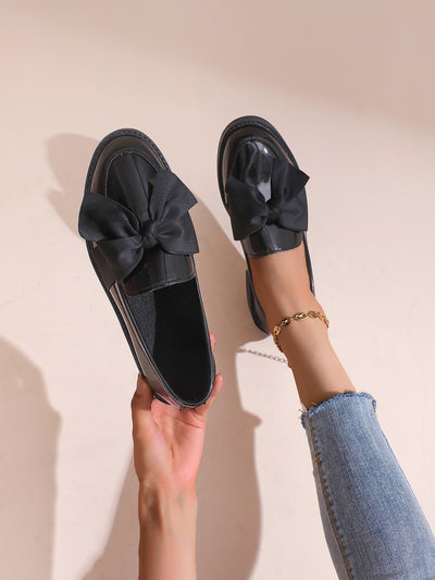 Chic & Comfortable: Women's Butterfly Knot Loafers in Black