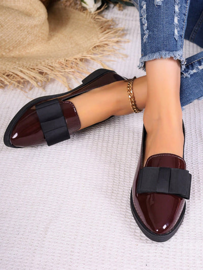 Bowknot Chic: Women's Flat Shoes for Everyday Style and Comfort