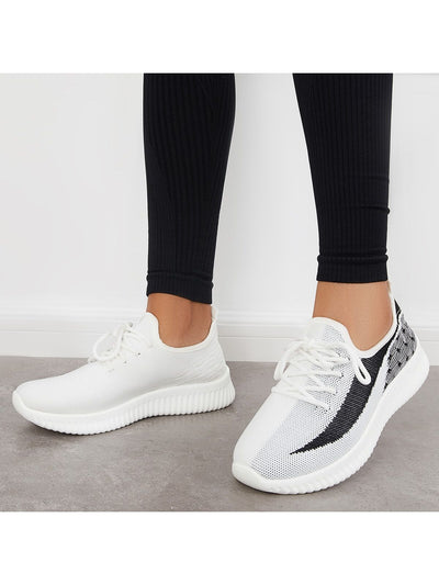 Lightweight Lace-Up Sneakers: Stay Comfortable and Stylish During Your Workouts!