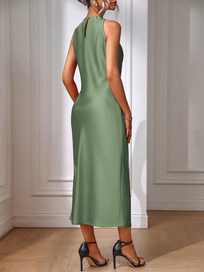 Elegant and Timeless: Classic Solid Color Keyhole Back Dress