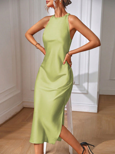 Elegant and Timeless: Classic Solid Color Keyhole Back Dress