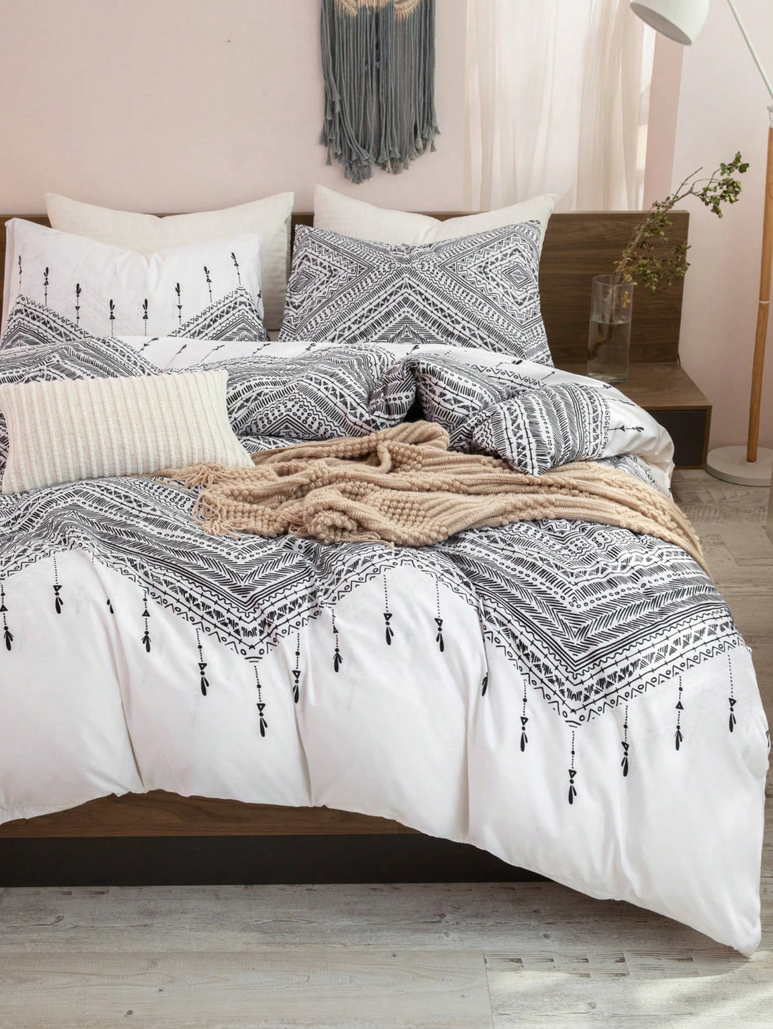 Transform your bedroom into a modern oasis with our Modern Geometric Bliss <a href="https://canaryhouze.com/collections/duvet-cover-set" target="_blank" rel="noopener">Duvet Cover Set</a>. Made of high-quality materials, this set includes 1 duvet cover and 2 pillowcases (without core), bringing a touch of geometric elegance to your bedding. Create a complete and stylish look for your bedroom with this set.
