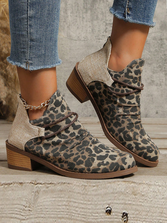 Chic Leopard Print Motorcycle Ankle Boots with Stylish Mid Heels for Spring & Autumn