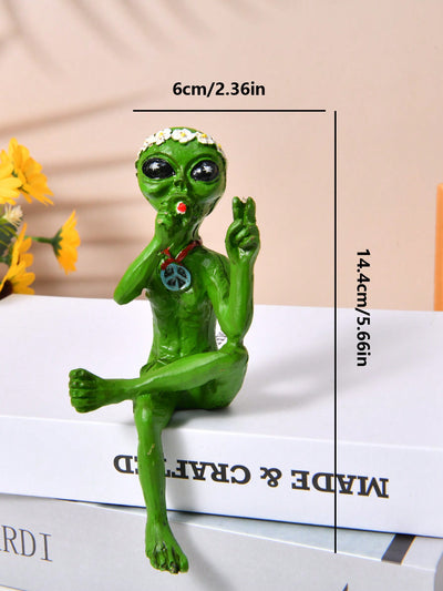 Interstellar Humor: Resin Alien Dwarf Funny Decoration