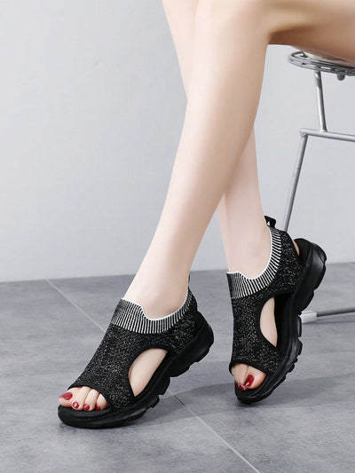 Summer Chic: Trendy Sport Sandals for Women with Flat Heel and Mesh Detailing