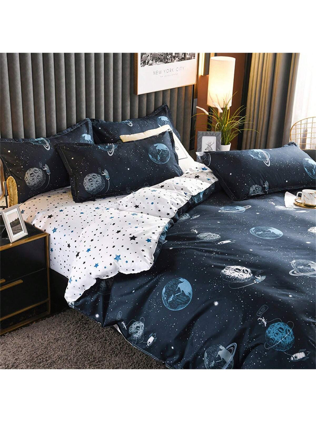 This duvet cover set features a beautiful starry sky star pattern, adding a touch of celestial elegance to your bedding collection. With a soft and comfortable material, you will drift off into a peaceful and dreamy sleep, surrounded by the stars. Elevate your bedroom with this timeless and graceful addition.