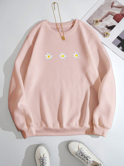 Floral Elegance: Thermal Lined Sweatshirt with Embroidered Blossoms