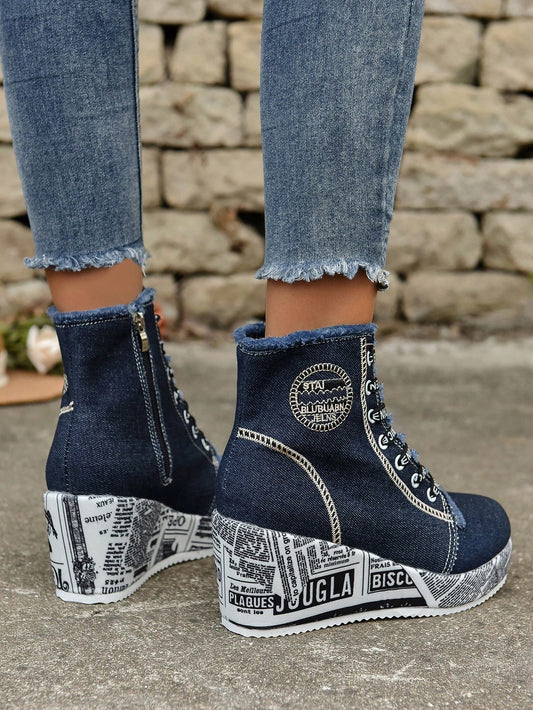 Unique Doodle-Design Ankle Boots with Plush Lining for Trendy Women