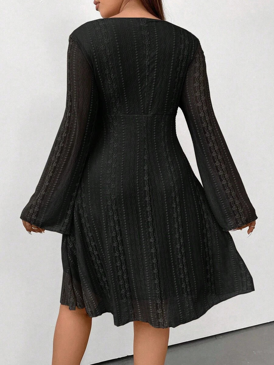 Step into fall with effortless charm in this Vintage Plus Size Women's Front Knot Dress. Its playful front knot flatters your silhouette while the cozy fabric keeps you comfy through crisp autumn days. Perfect for brunches, strolls, or cozy evenings, this dress blends vintage vibes with modern style for every occasion in your busy season. Embrace your curves and celebrate fall fashion with a fun twist!