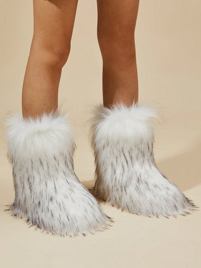 Cozy Chic: Women's Non-Slip Plush Boots with Modern Design